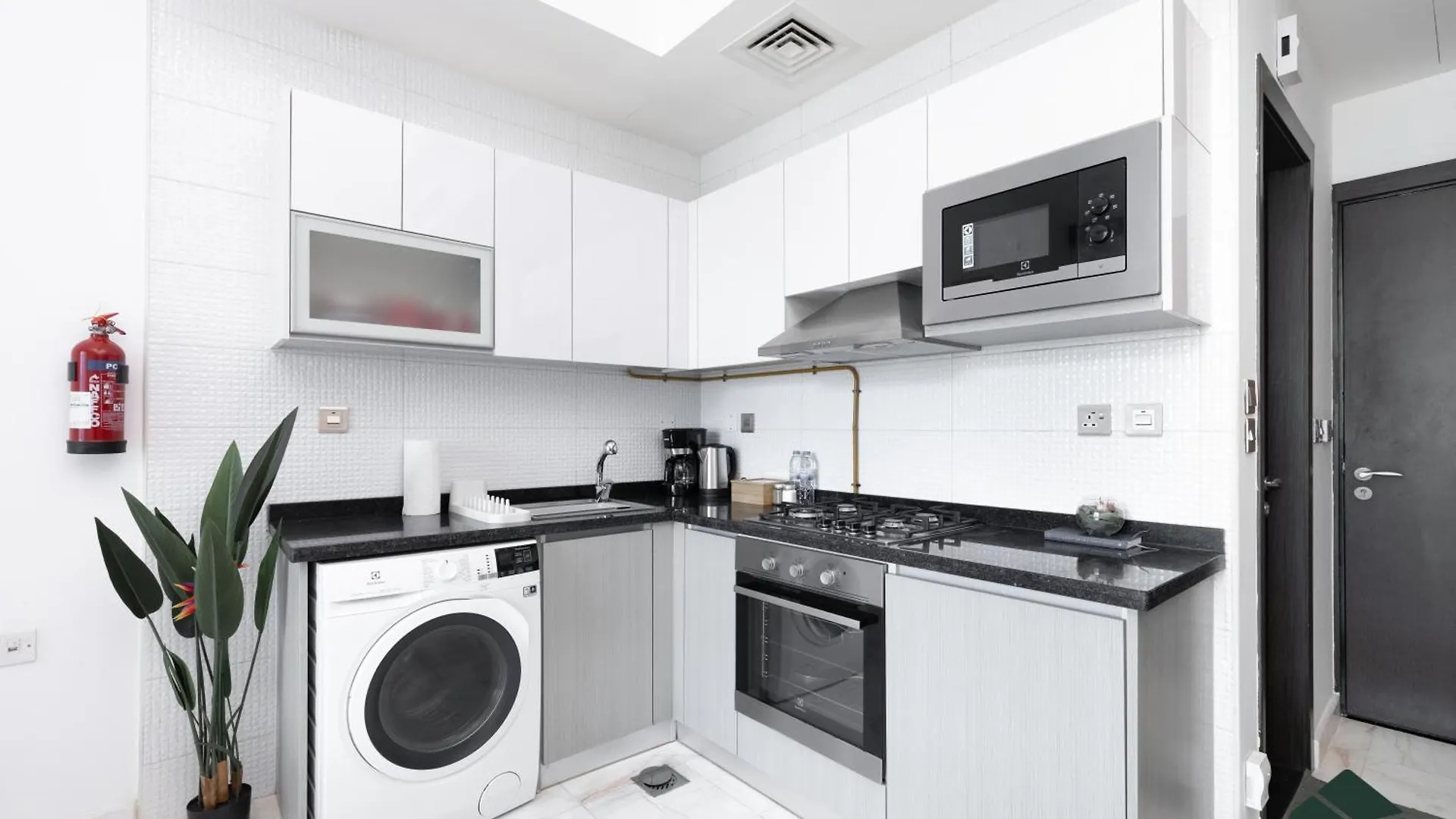 Cozy Studio With City Views At Bayz By Danube By Bms Dubai